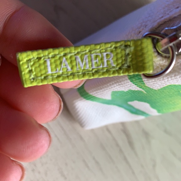 Two new La Mer makeup bags - Picture 4 of 8